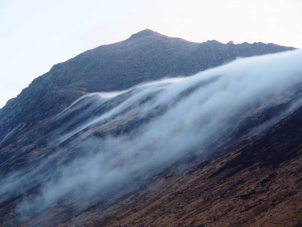 Wolkensluiers over Goatfell